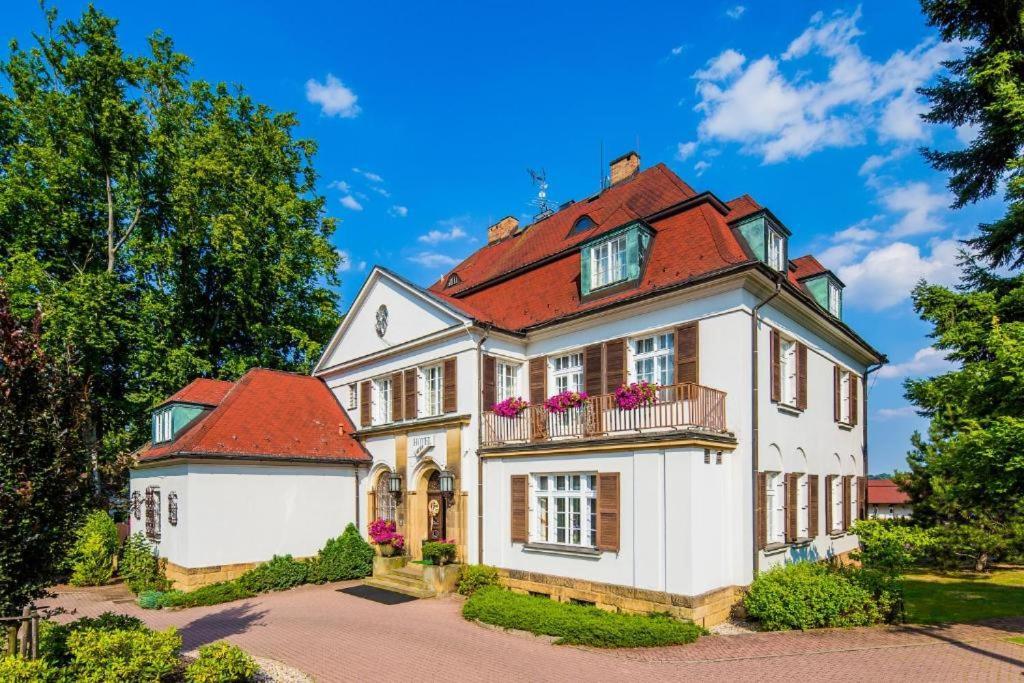 Hotel Veba Broumov Exterior foto